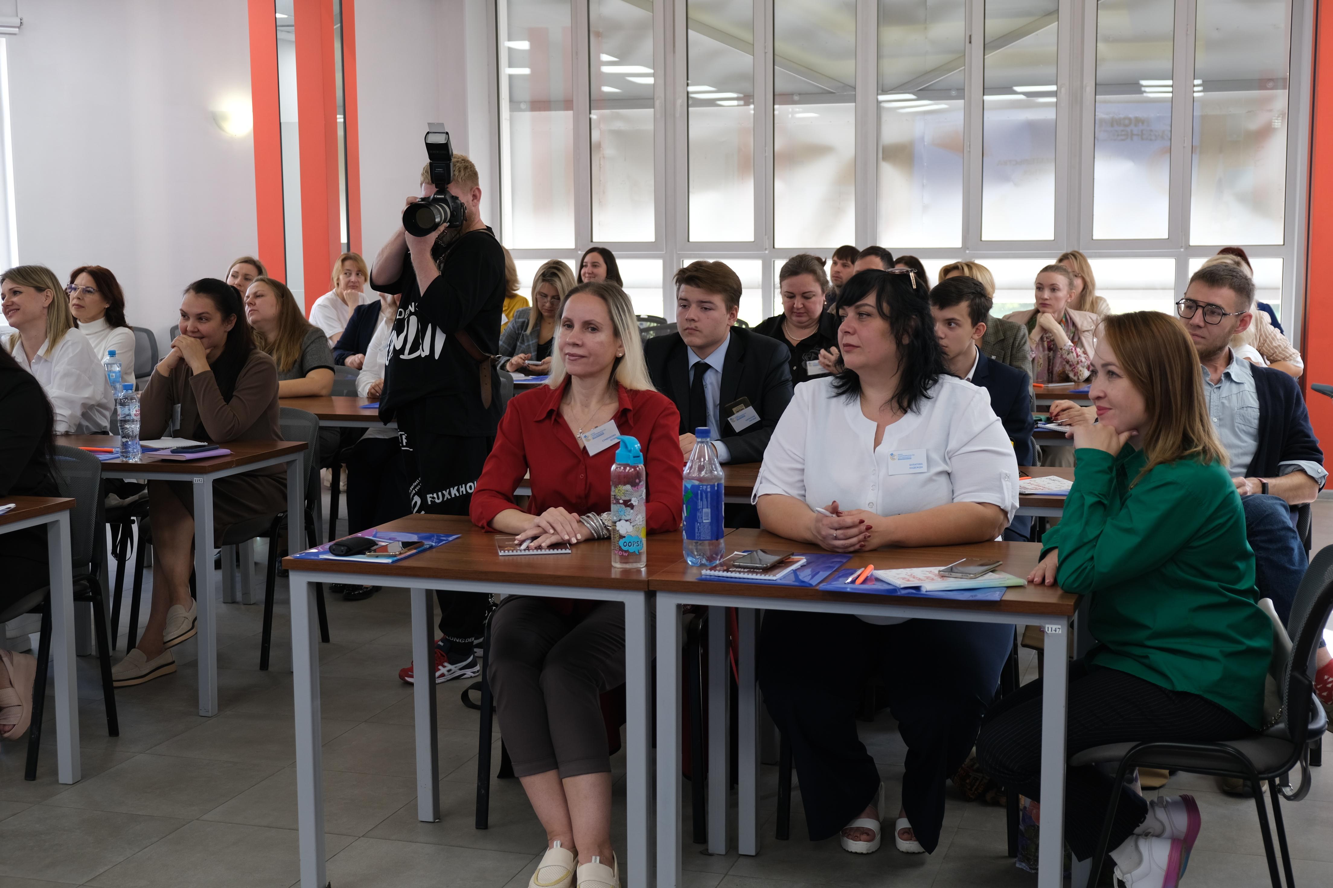 В Омской области принимают заявки в «Школу предпринимательства для самозанятых».